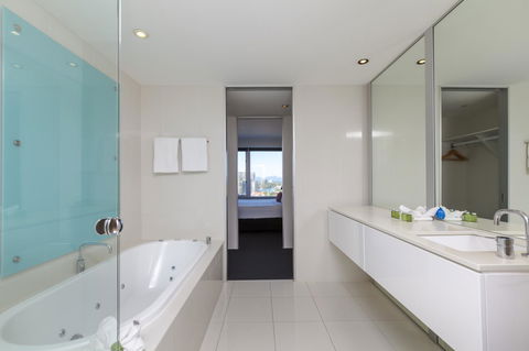 Q1 Resort & Spa - Official - Grafton Accommodation 1