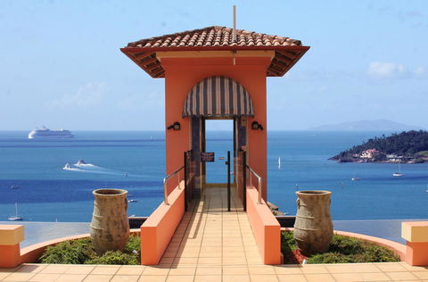 Martinique Whitsunday Resort - Grafton Accommodation 1