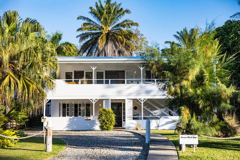 Jamaica Beach House - Grafton Accommodation 0
