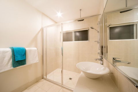 Whitsunday Luxury Homes - Grafton Accommodation 20