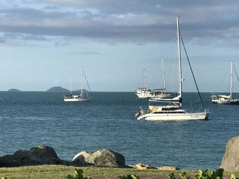 Whitsunday Luxury Homes - Grafton Accommodation 34