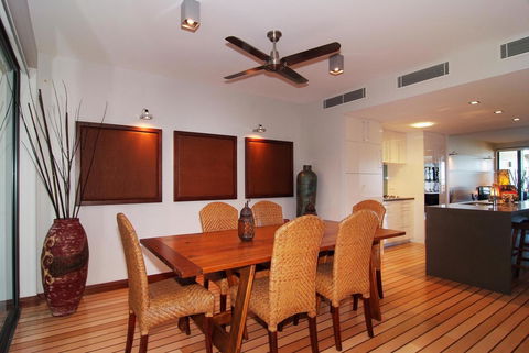 The Boathouse Apartments - Grafton Accommodation 12