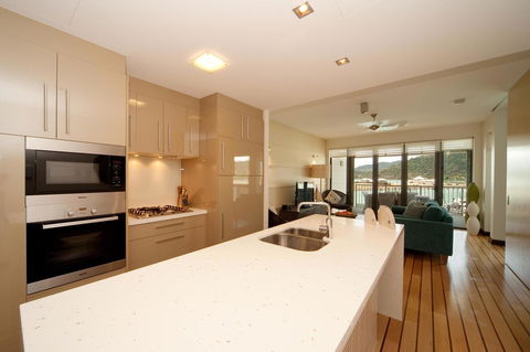 The Boathouse Apartments - Grafton Accommodation 11
