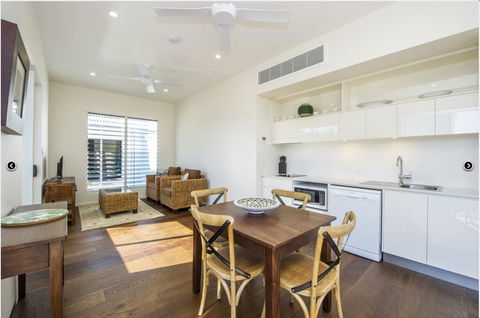 Reflections Amber Villa 3 - Grafton Accommodation 6