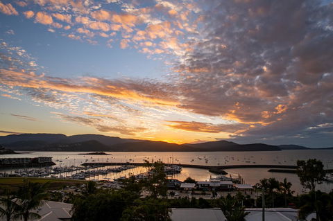 Sunlit Waters Studio Apartments - Grafton Accommodation 16