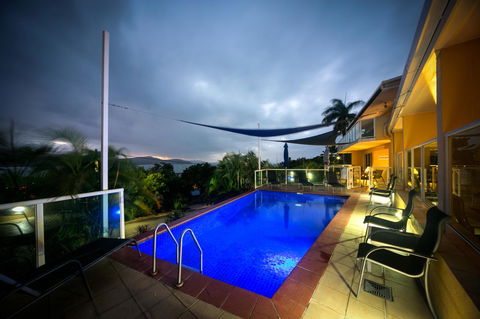 Sunlit Waters Studio Apartments - Grafton Accommodation 2