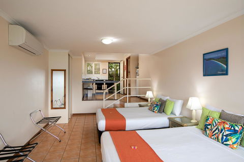 Sunlit Waters Studio Apartments - Grafton Accommodation 29