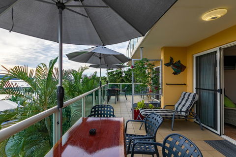 Sunlit Waters Studio Apartments - Grafton Accommodation 22