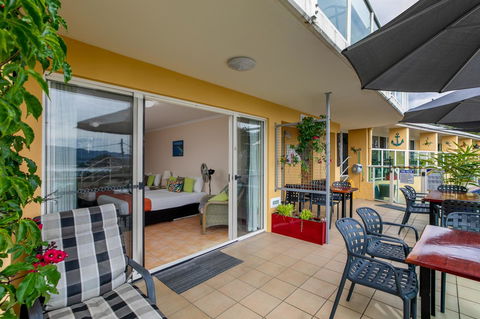 Sunlit Waters Studio Apartments - Grafton Accommodation 31