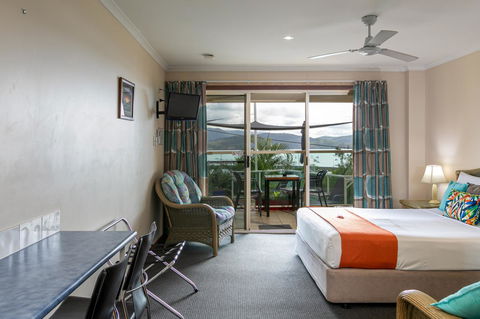 Sunlit Waters Studio Apartments - Grafton Accommodation 10