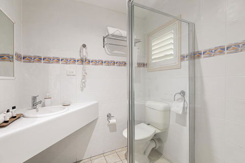 Sunlit Waters Studio Apartments - Grafton Accommodation 20
