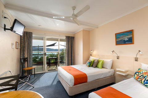 Sunlit Waters Studio Apartments - Grafton Accommodation 19