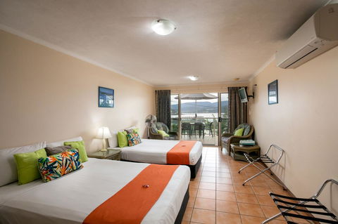 Sunlit Waters Studio Apartments - Grafton Accommodation 23