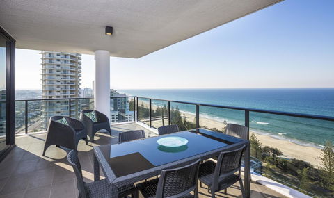 Boardwalk Burleigh Beach - Official - Grafton Accommodation 12