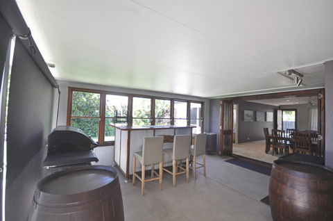 Bribie Island Canal Holiday Destination! - Grafton Accommodation 8