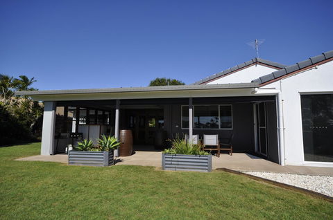 Bribie Island Canal Holiday Destination! - Grafton Accommodation 14