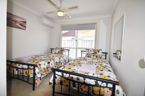 Bribie Island Canal Holiday Destination! - Grafton Accommodation 18