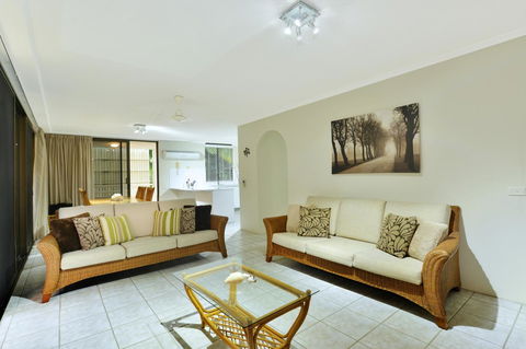 Argosy On The Beach - Grafton Accommodation 2