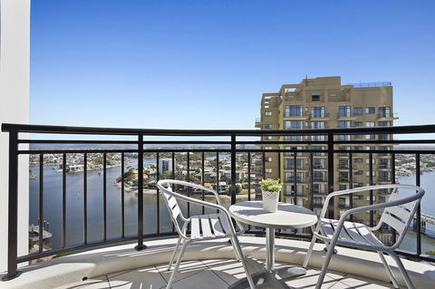 Beach Stay - Ocean & Riverview Resort Chevron Renaissance Central Surfers Paradise - Grafton Accommodation 13