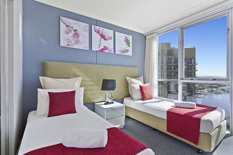 Beach Stay - Ocean & Riverview Resort Chevron Renaissance Central Surfers Paradise - Grafton Accommodation 9