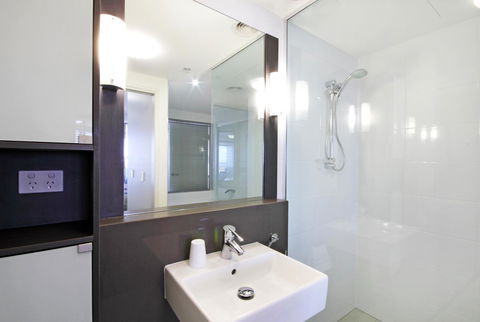 Monaco Caloundra - Grafton Accommodation 24
