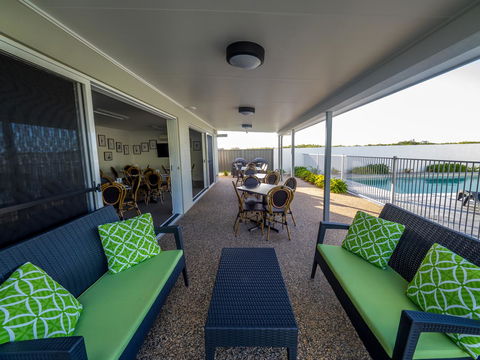 Mackay Oceanside Central Hotel Official - Grafton Accommodation 32