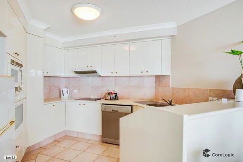 APR Private SUITES MOROC By The Beach - Grafton Accommodation 27