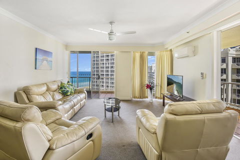 APR Private SUITES MOROC By The Beach - Grafton Accommodation 20