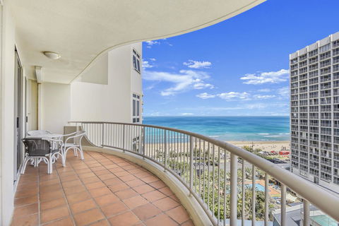 APR Private SUITES MOROC By The Beach - Grafton Accommodation 14