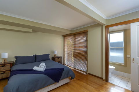 Noosa Beachhouse - Grafton Accommodation 15