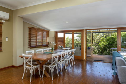 Noosa Beachhouse - Grafton Accommodation 3