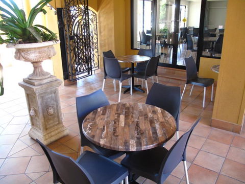 Palm Royale Cairns - Grafton Accommodation 12