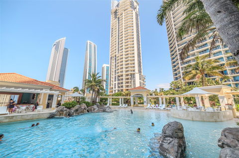 Towers Of Chevron - Private Apartment - Grafton Accommodation 0