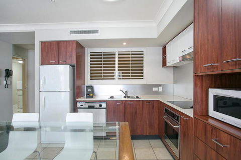 Towers Of Chevron - Private Apartment - Grafton Accommodation 3