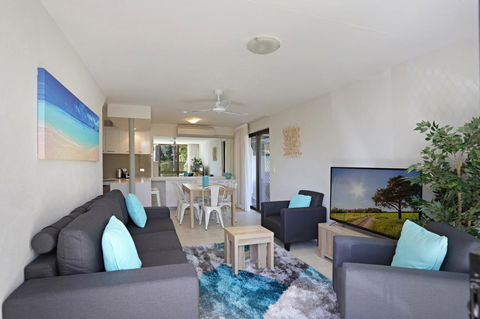 Kananda Beach House - Grafton Accommodation 2