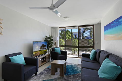 Kananda Beach House - Grafton Accommodation 1