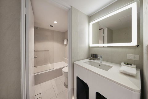 Novotel Surfers Paradise - Grafton Accommodation 13