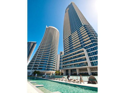 H Star Residences-- Paradise Stayz - Grafton Accommodation 26
