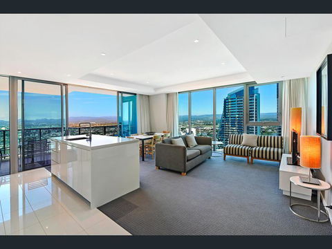 H Star Residences-- Paradise Stayz - Grafton Accommodation 2