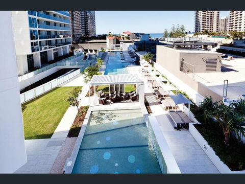 H Star Residences-- Paradise Stayz - Grafton Accommodation 4