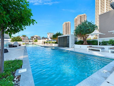 H Star Residences-- Paradise Stayz - Grafton Accommodation 25