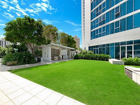 H Star Residences-- Paradise Stayz - Grafton Accommodation 24