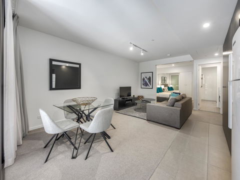 Opera Apartments South Brisbane - Grafton Accommodation 24