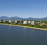 Holiday Inn Cairns Harbourside - Grafton Accommodation