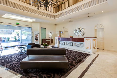 Central Cosmo Apartment Hotel - Grafton Accommodation 6