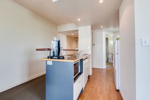 Central Cosmo Apartment Hotel - Grafton Accommodation 10