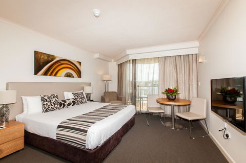 Central Cosmo Apartment Hotel - Grafton Accommodation 1