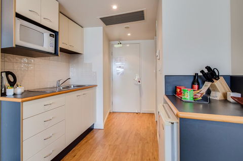 Central Cosmo Apartment Hotel - Grafton Accommodation 18