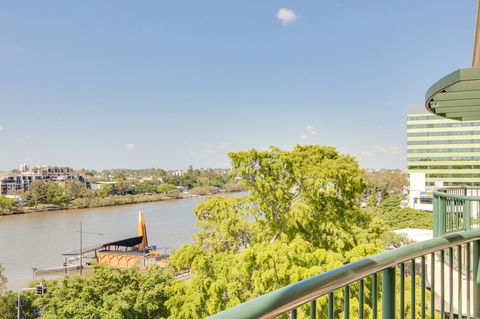 Central Cosmo Apartment Hotel - Grafton Accommodation 15