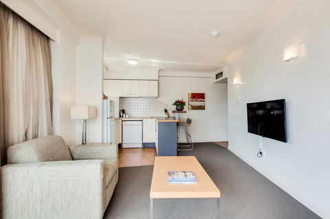 Central Cosmo Apartment Hotel - Grafton Accommodation 30